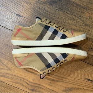 Authentic Wmns Burberry Shoes